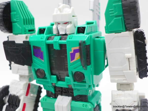 Generations Titans Return Sixshot   In Hand Photos Of Wave 3 Leader Class Figure  (2 of 89)